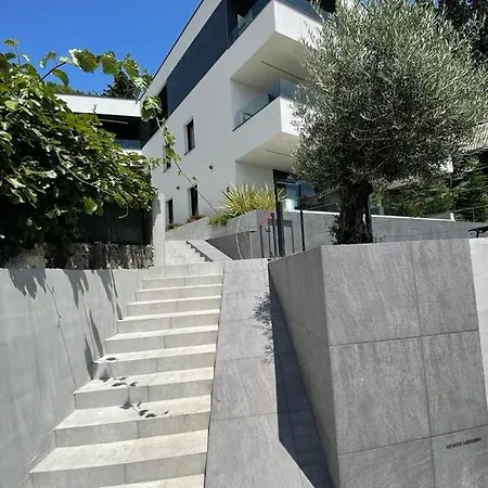 V With Heated Pool Aparthotel Rijeka