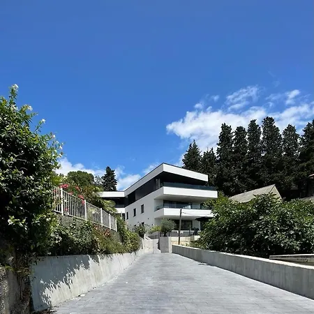 V With Heated Pool Aparthotel Rijeka