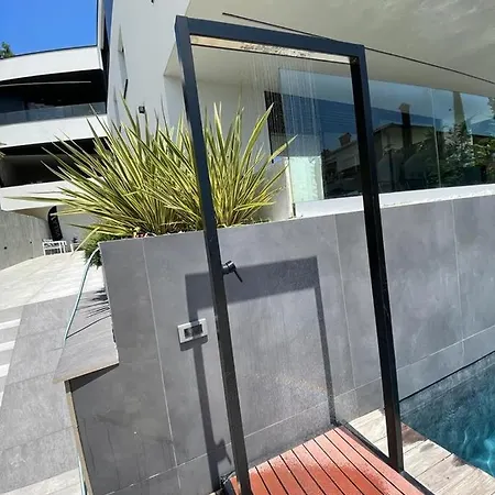 Aparthotel Aparthotel Villa V With Pool And Parking