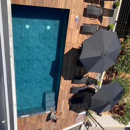 Aparthotel Villa V With Pool And Parking