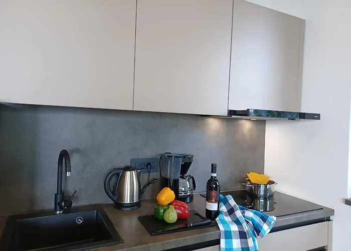 Hotel apartamentowy V With Pool And Free Parking Rijeka