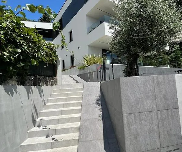 V With Pool And Free Parking Appart hôtel Rijeka