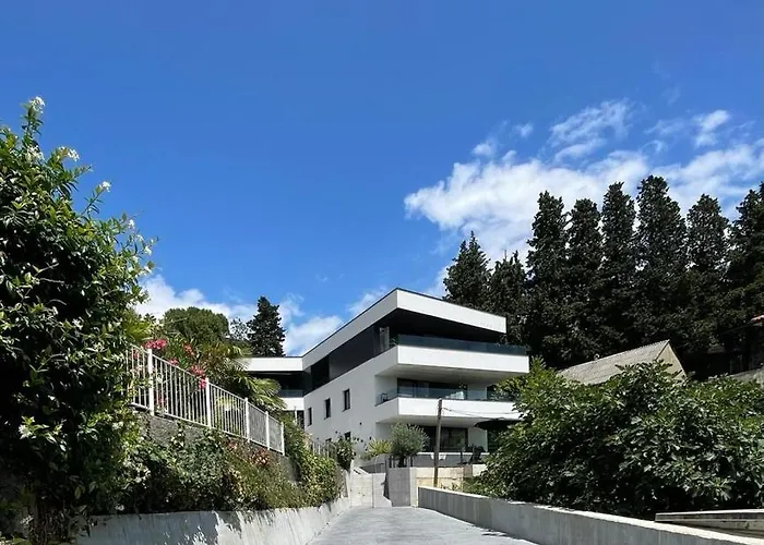 V With Pool And Free Parking Appart hôtel Rijeka