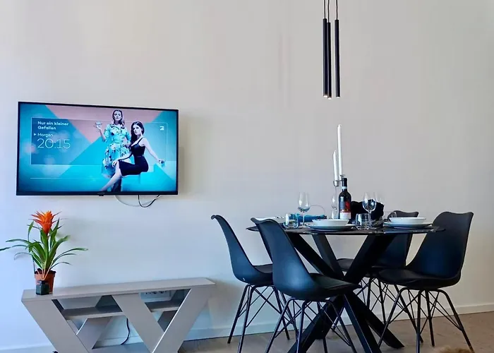 V With Pool And Free Parking 4* Rijeka