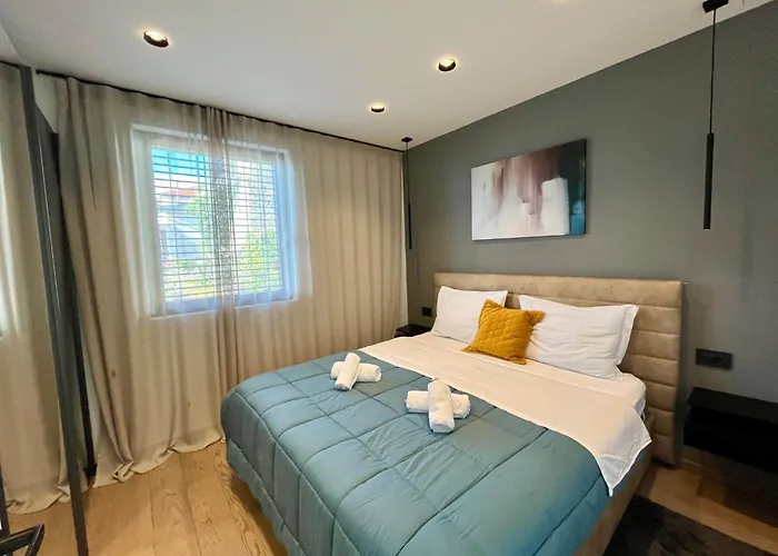 V With Pool And Free Parking Appart hôtel 4*