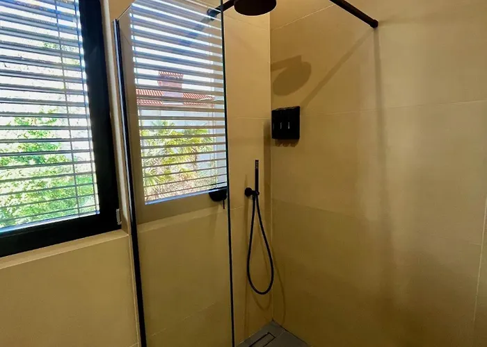 V With Pool And Free Parking Rijeka