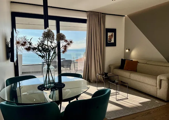 V With Pool And Free Parking Rijeka